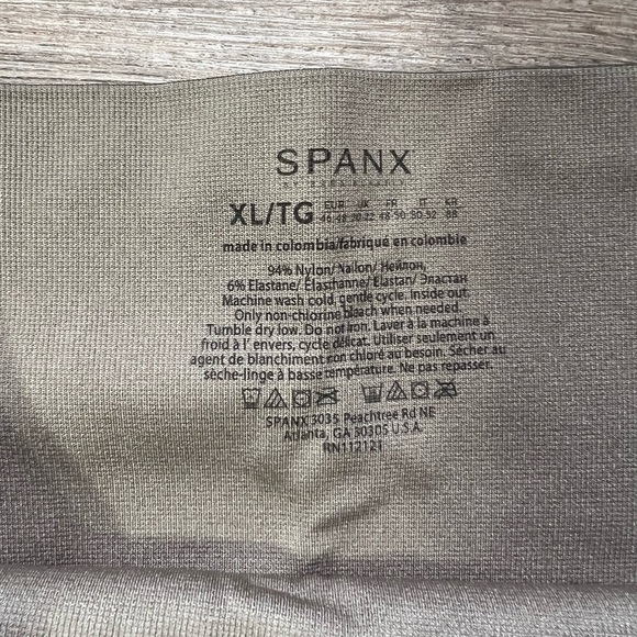 Spanx Look At Me Now Seamless Camo Leggings XL - size up - Athleisure Activewear - Picture 4 of 5